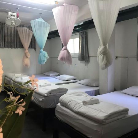 Absolute House Hostel Чиангмай Екстериор снимка